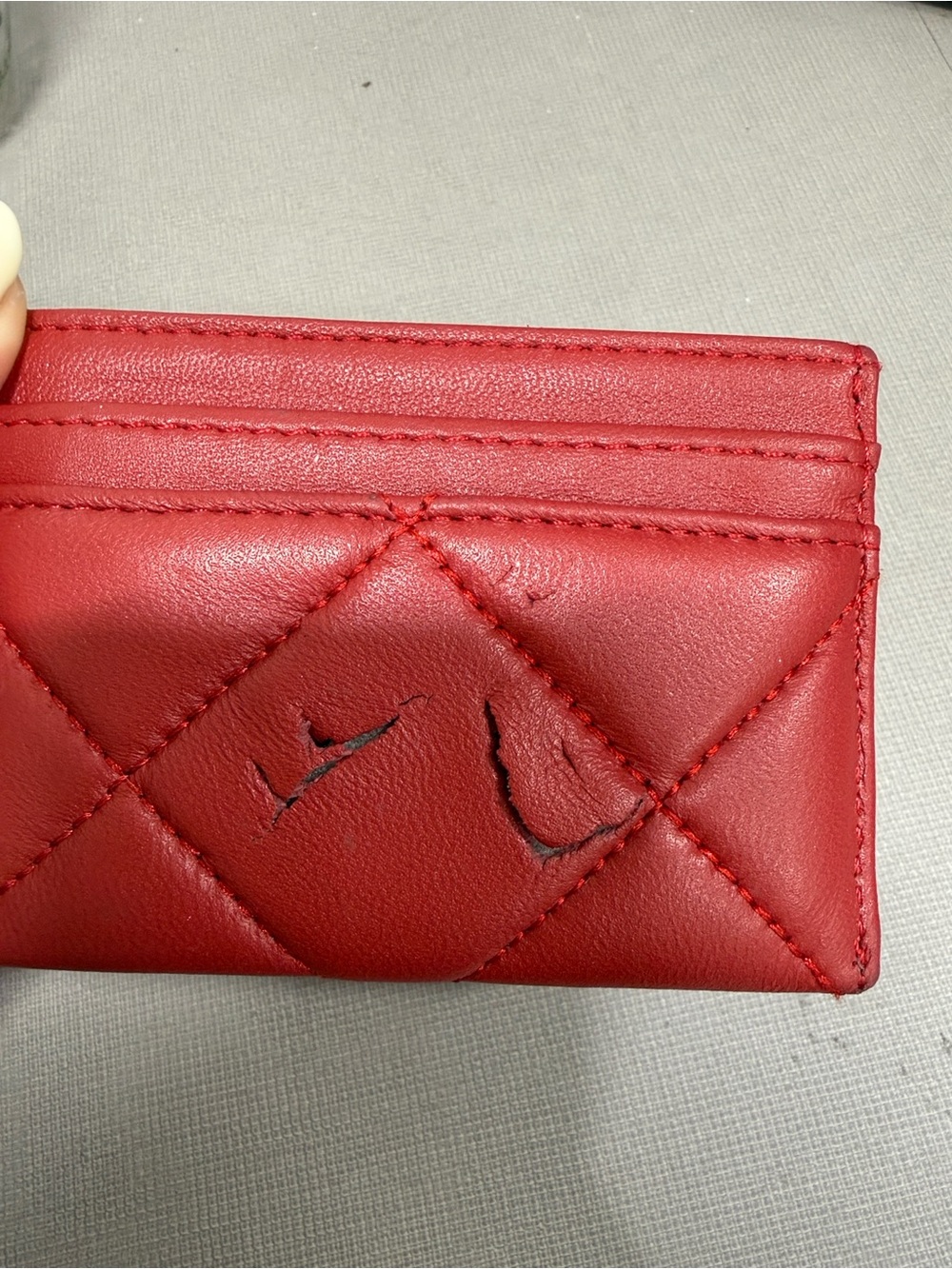 Damaged Chanel Red Quilted Card Holder with Gold CC Logo - Picture 2 of 4